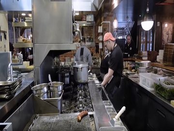Seguridad en la Cocina: Resbalones, Tropiezos y Caídas (Kitchen Safety: Slips, Trips, and Falls)